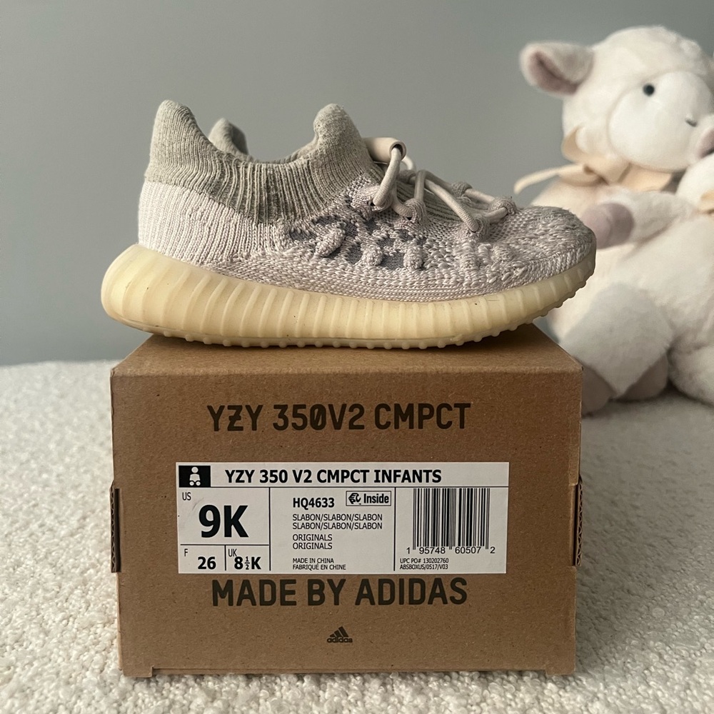 Yezzy 350 V2 infants size size Us9